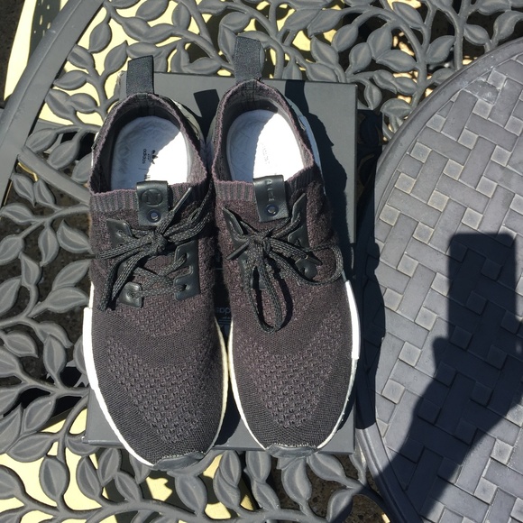 adidas NMD R1 A Ma Maniere x Invincible - Picture 4 of 8